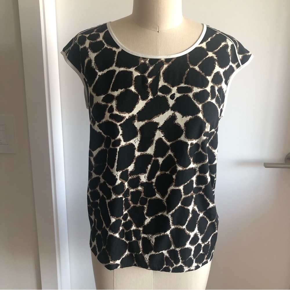 3/$30 Vero Moda Giraffe Print Short Sleeve Top